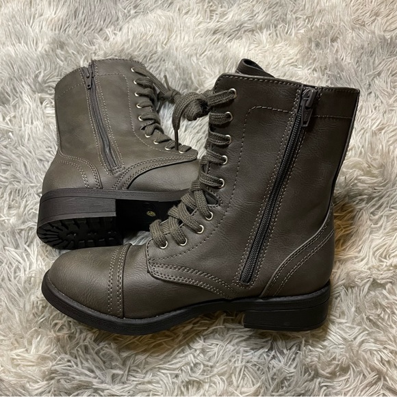 Arizona grey combat boots! NWOT size 8 - Picture 2 of 9